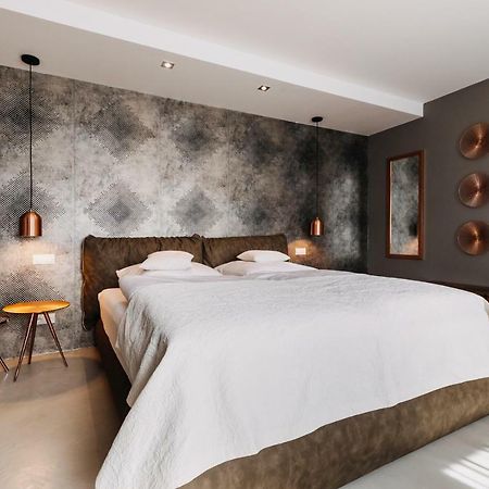 Villa Bricola - Boutique Apartments การ์โลวีวารี ภายนอก รูปภาพ