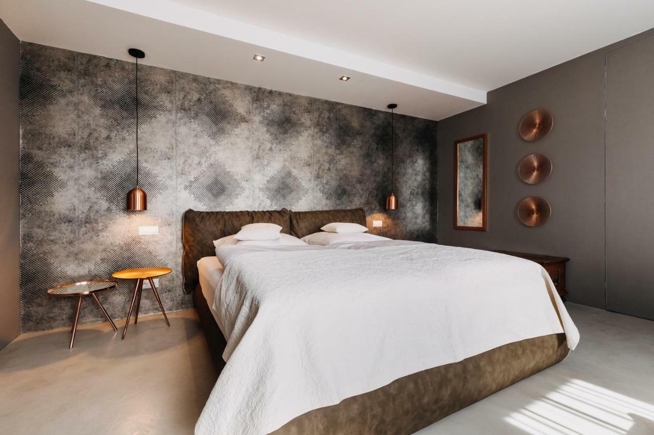 Villa Bricola - Boutique Apartments การ์โลวีวารี ภายนอก รูปภาพ