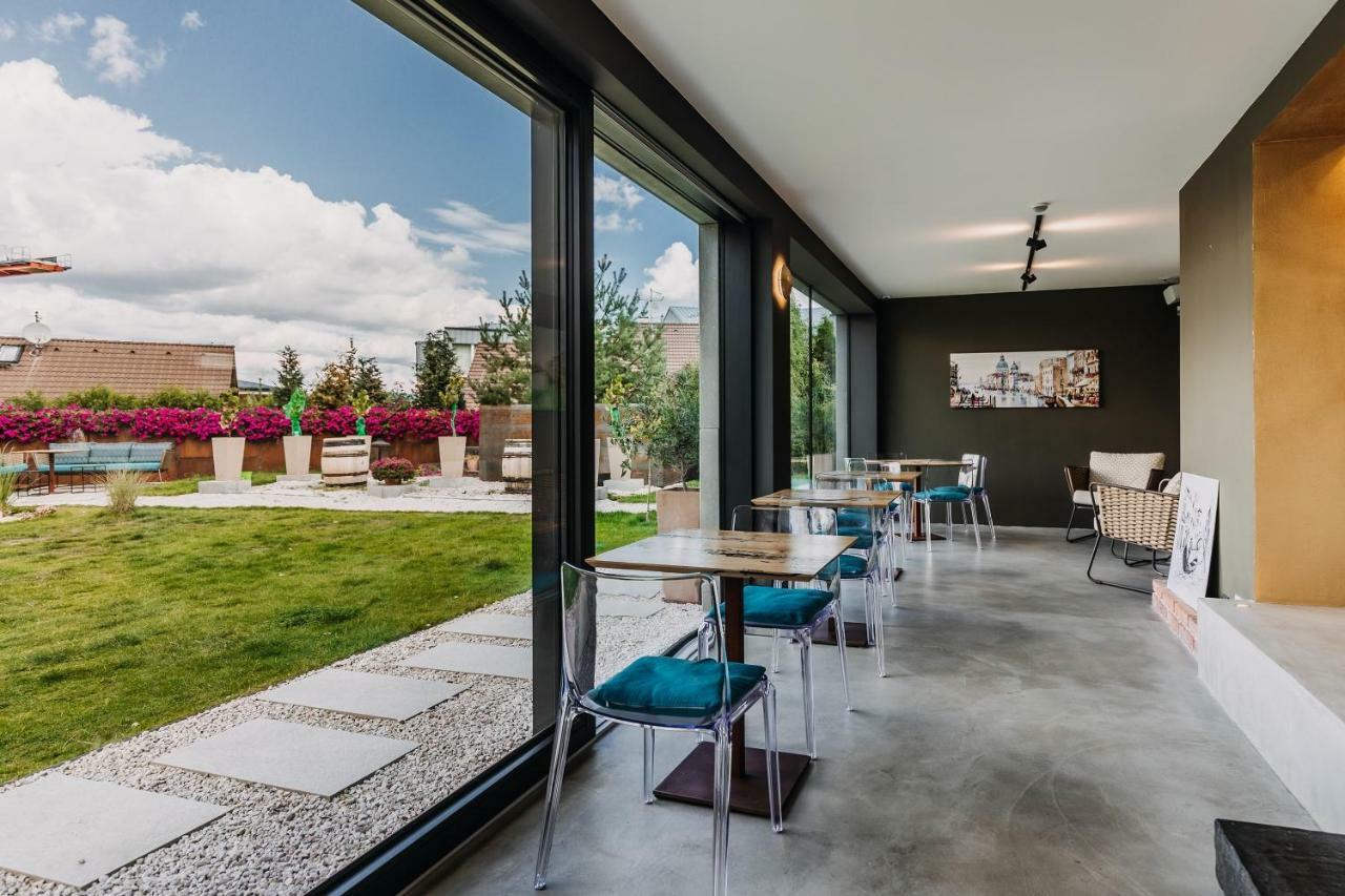 Villa Bricola - Boutique Apartments การ์โลวีวารี ภายนอก รูปภาพ