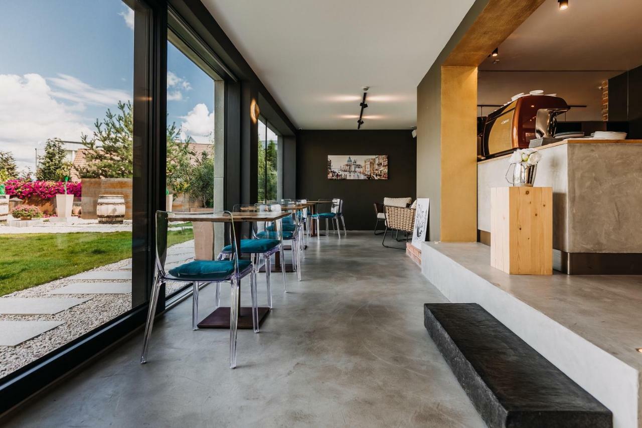 Villa Bricola - Boutique Apartments การ์โลวีวารี ภายนอก รูปภาพ