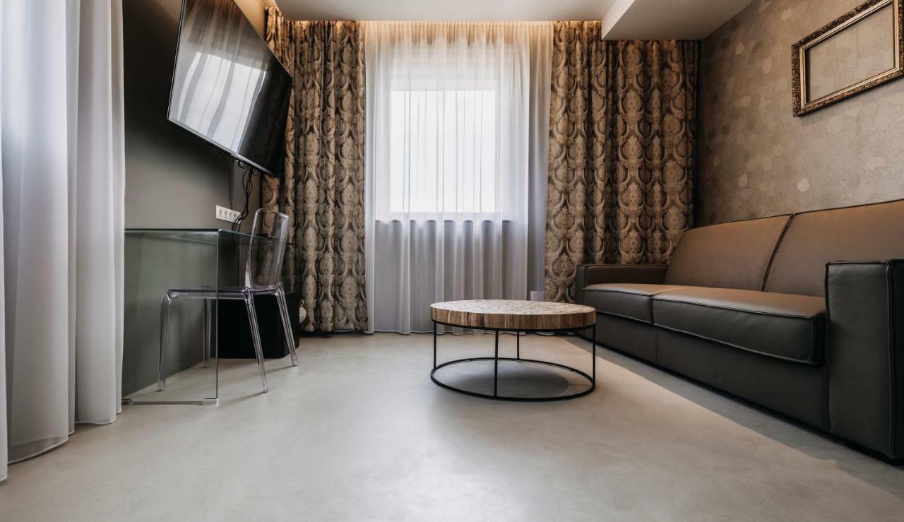 Villa Bricola - Boutique Apartments การ์โลวีวารี ภายนอก รูปภาพ