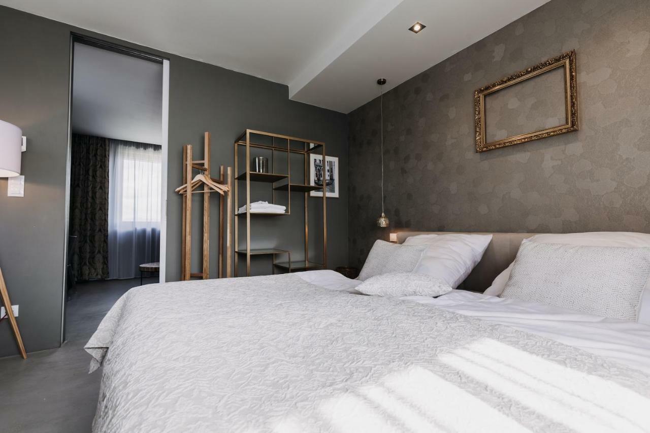 Villa Bricola - Boutique Apartments การ์โลวีวารี ภายนอก รูปภาพ